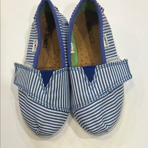 XOXO Kids Blue and White Striped Moccasins